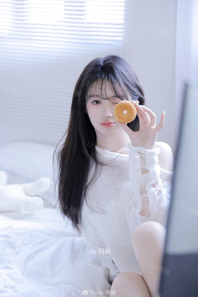 名侦探柯南：黑铁的鱼影 封面